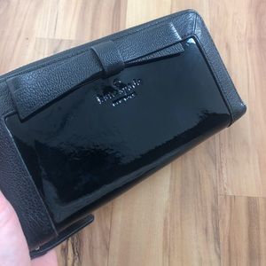 Super cute bow Kate spade wallet